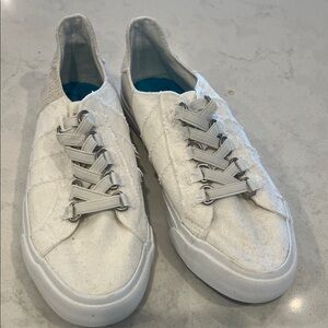 Stylish White Men's Sneakers